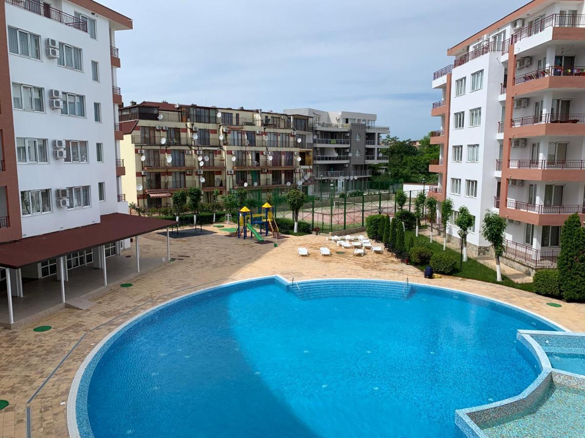 Riviera Fort Beach Apartments By Kalina Resort, Ravda Buitenkant foto