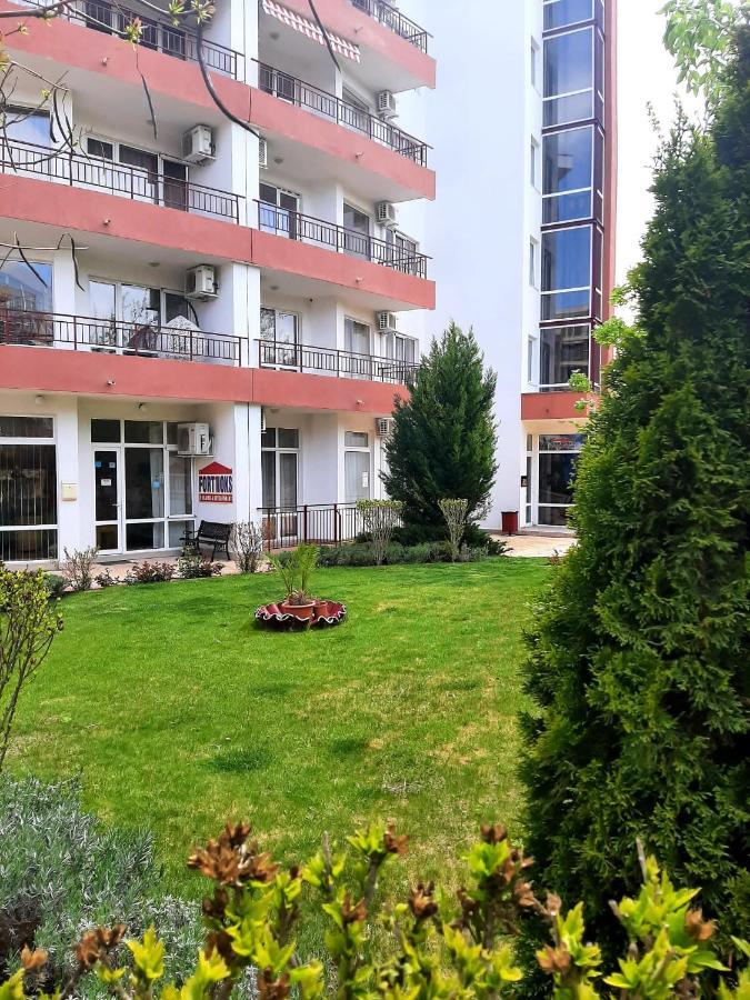 Riviera Fort Beach Apartments By Kalina Resort, Ravda Buitenkant foto