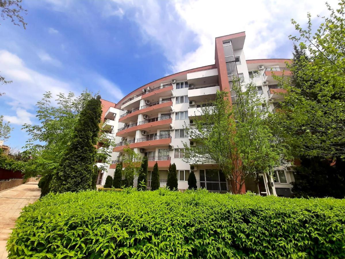 Riviera Fort Beach Apartments By Kalina Resort, Ravda Buitenkant foto