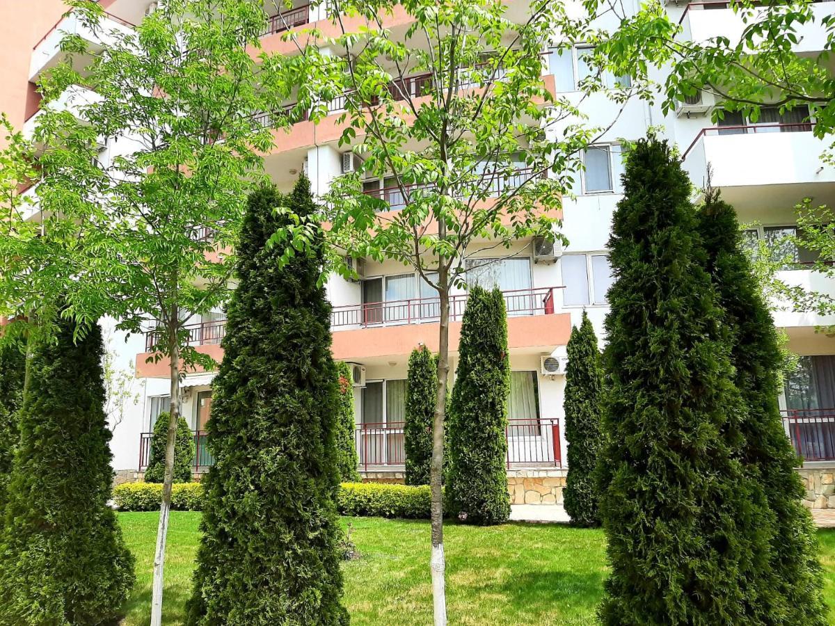 Riviera Fort Beach Apartments By Kalina Resort, Ravda Buitenkant foto