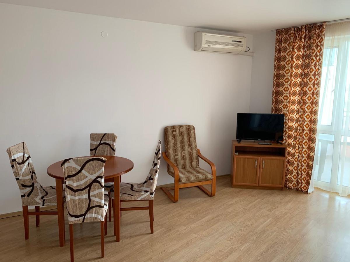 Riviera Fort Beach Apartments By Kalina Resort, Ravda Buitenkant foto