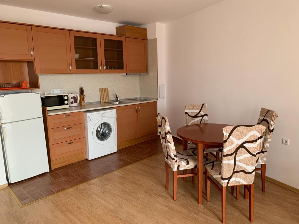Riviera Fort Beach Apartments By Kalina Resort, Ravda Buitenkant foto