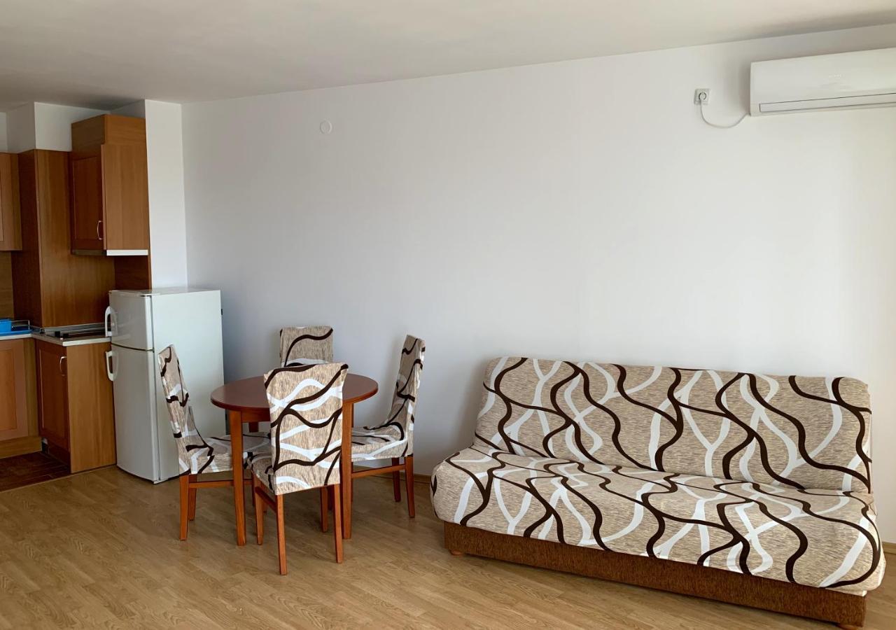 Riviera Fort Beach Apartments By Kalina Resort, Ravda Buitenkant foto