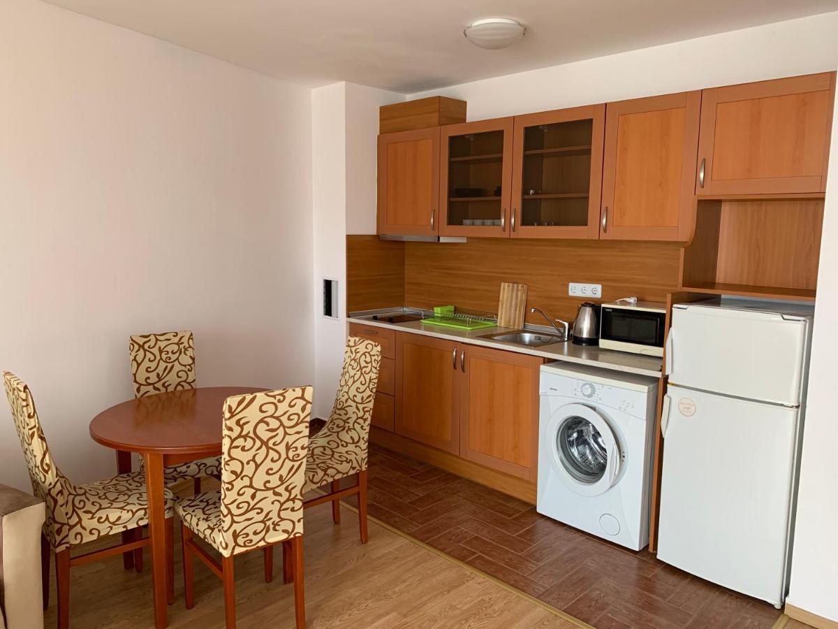 Riviera Fort Beach Apartments By Kalina Resort, Ravda Buitenkant foto