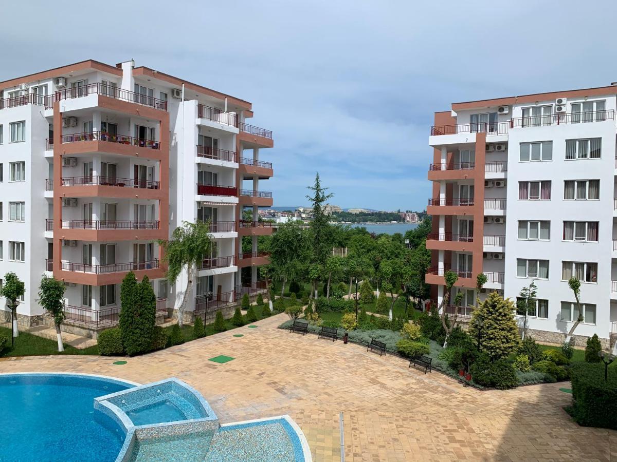 Riviera Fort Beach Apartments By Kalina Resort, Ravda Buitenkant foto