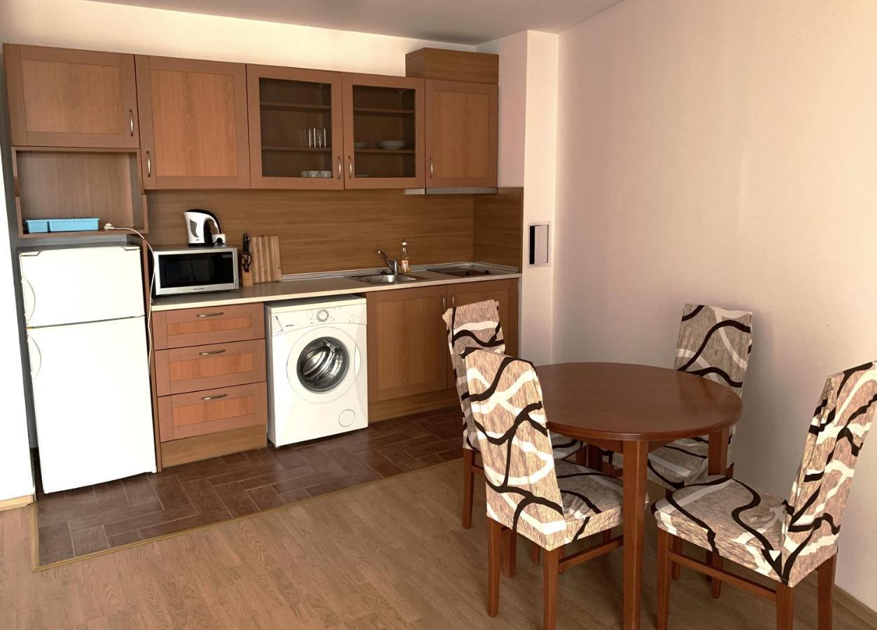 Riviera Fort Beach Apartments By Kalina Resort, Ravda Buitenkant foto