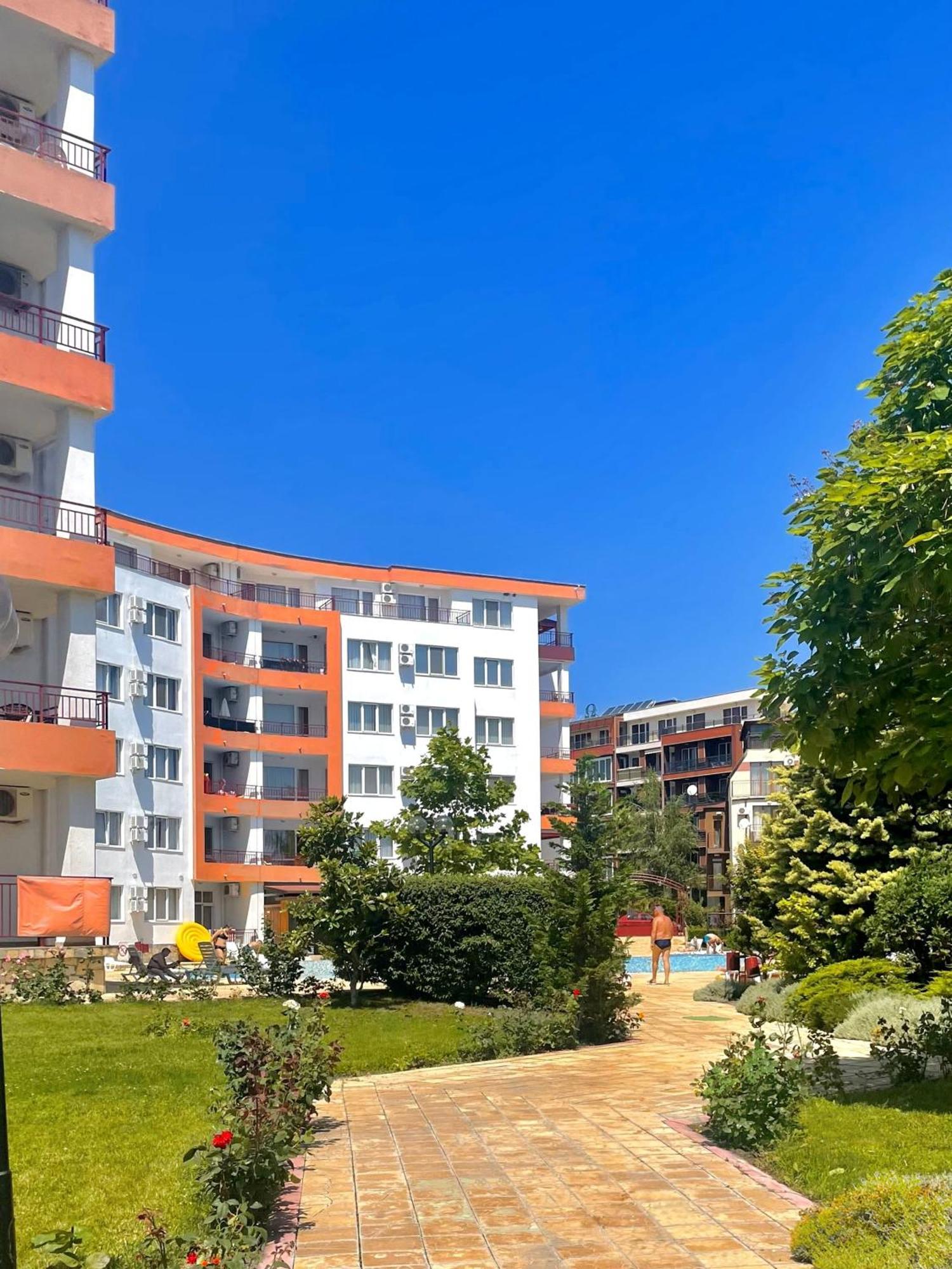 Riviera Fort Beach Apartments By Kalina Resort, Ravda Buitenkant foto