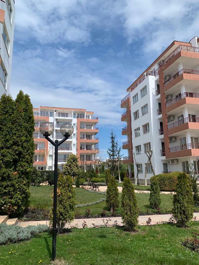 Riviera Fort Beach Apartments By Kalina Resort, Ravda Buitenkant foto